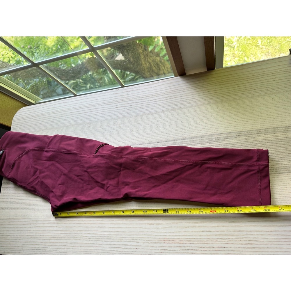 Lululemon Women's Burgundy Maroon Capri‎ Leggings, Size 2 With Pockets - Picture 4 of 5